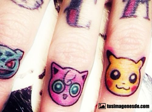 tatuajes en los dedos
